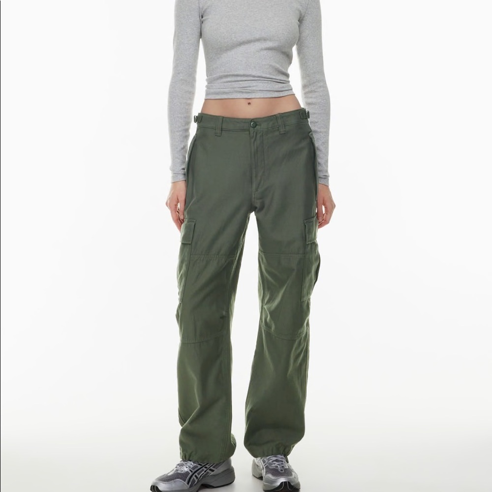 NWT Aritzia TNA supply cargo pant size 4